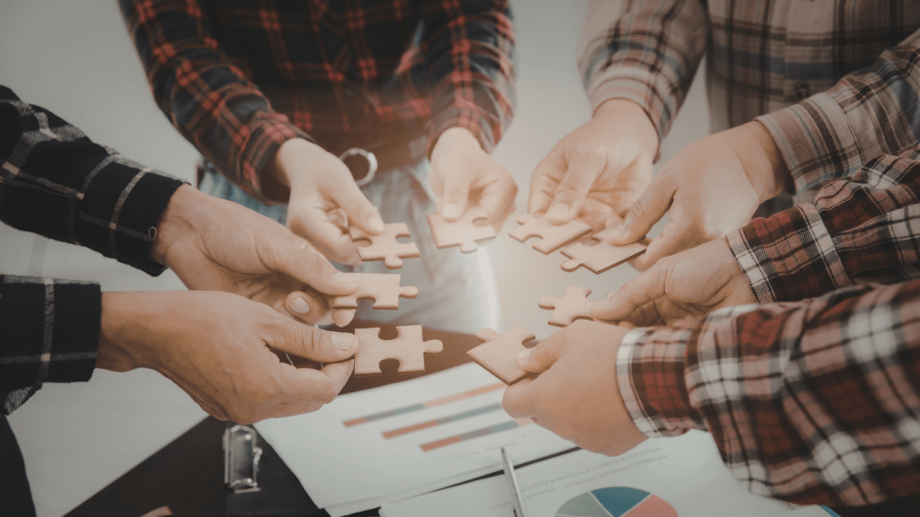 Structured Communication in a Growing&nbsp;Organization